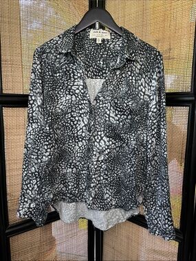 cloth & stone x Anthropologie Black + White V Neck Button-Down Shirt size Large